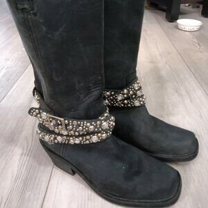 preowned black suede Rocket Dog cowboy boots with embellishment in size 7 m.
